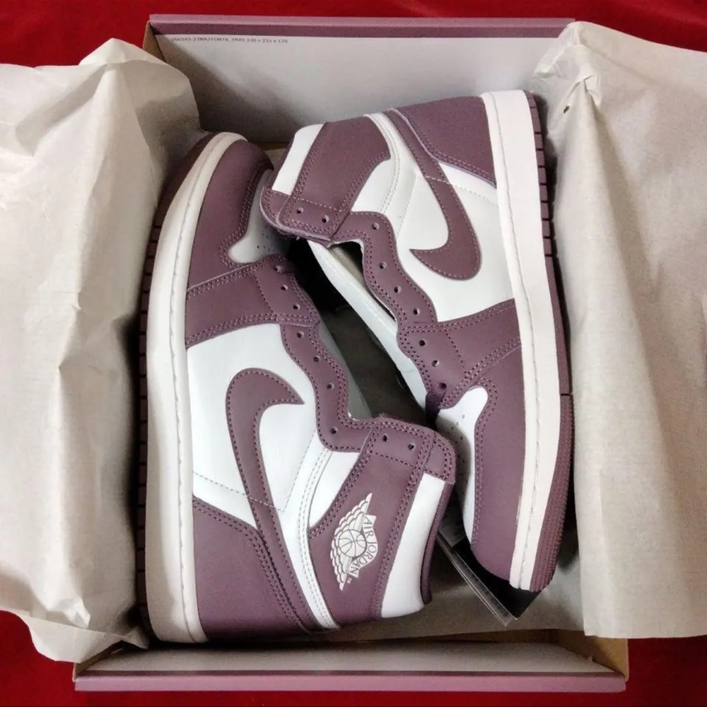 Brand New mauve Jordan 1